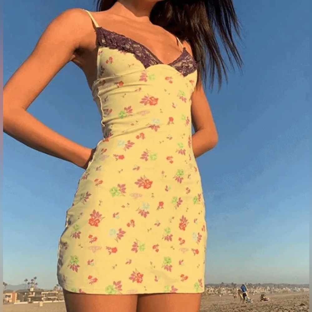 Edikted Trending flower bodycon dress